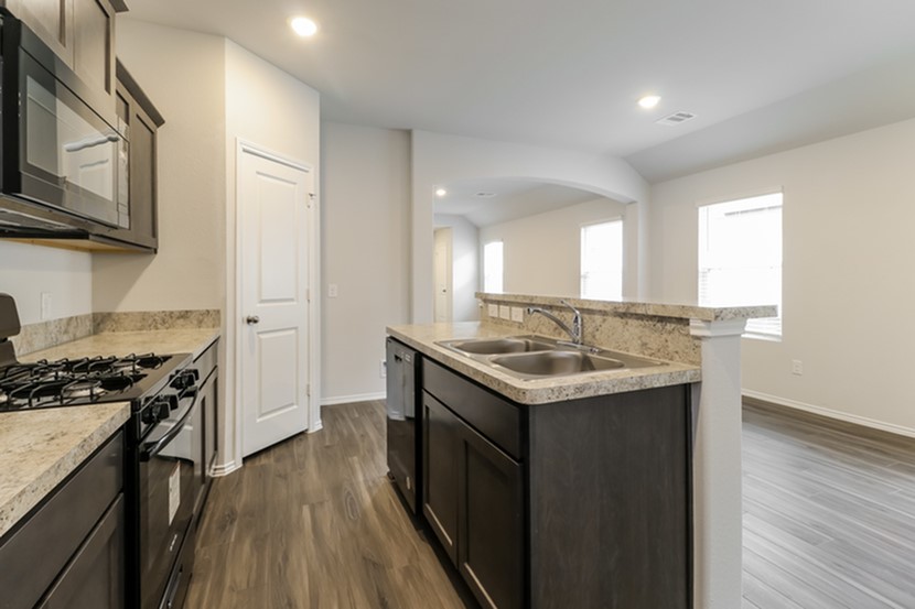 435 Sussex Everman TX 76140