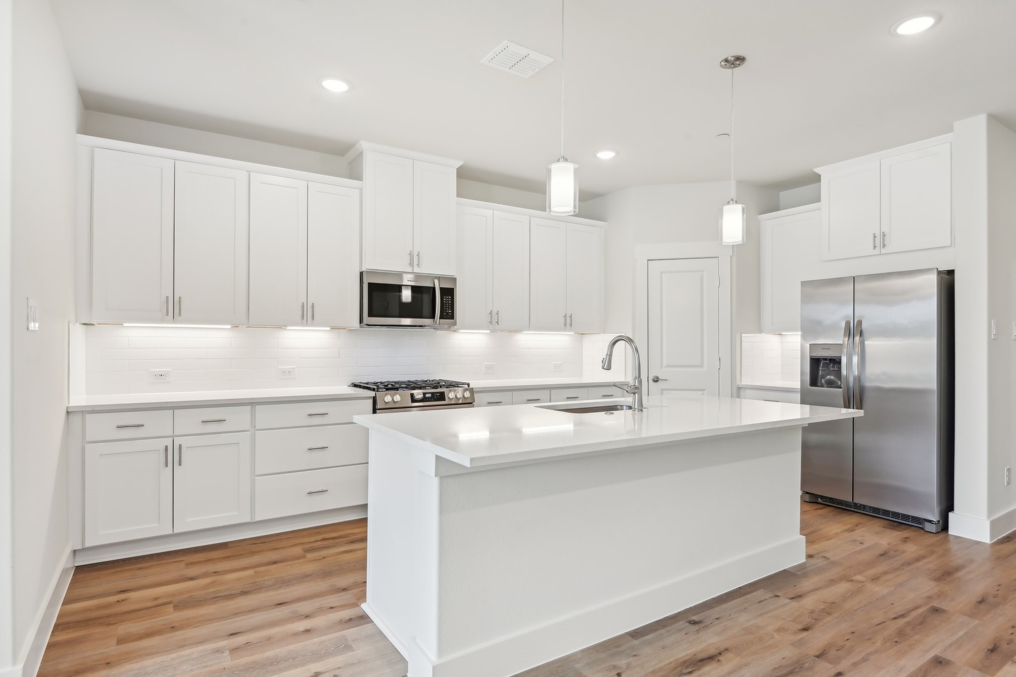 12895 Red Hawk Drive Farmers Branch TX 75234