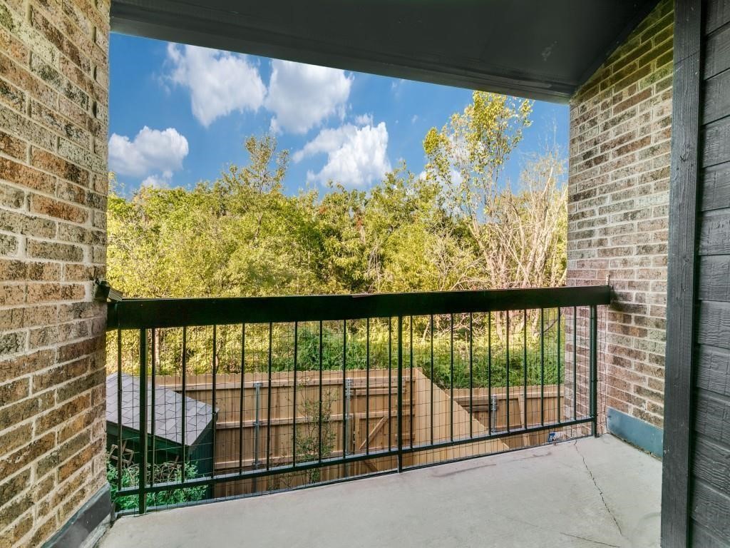 7525 Holly Hill Drive Dallas TX 75231