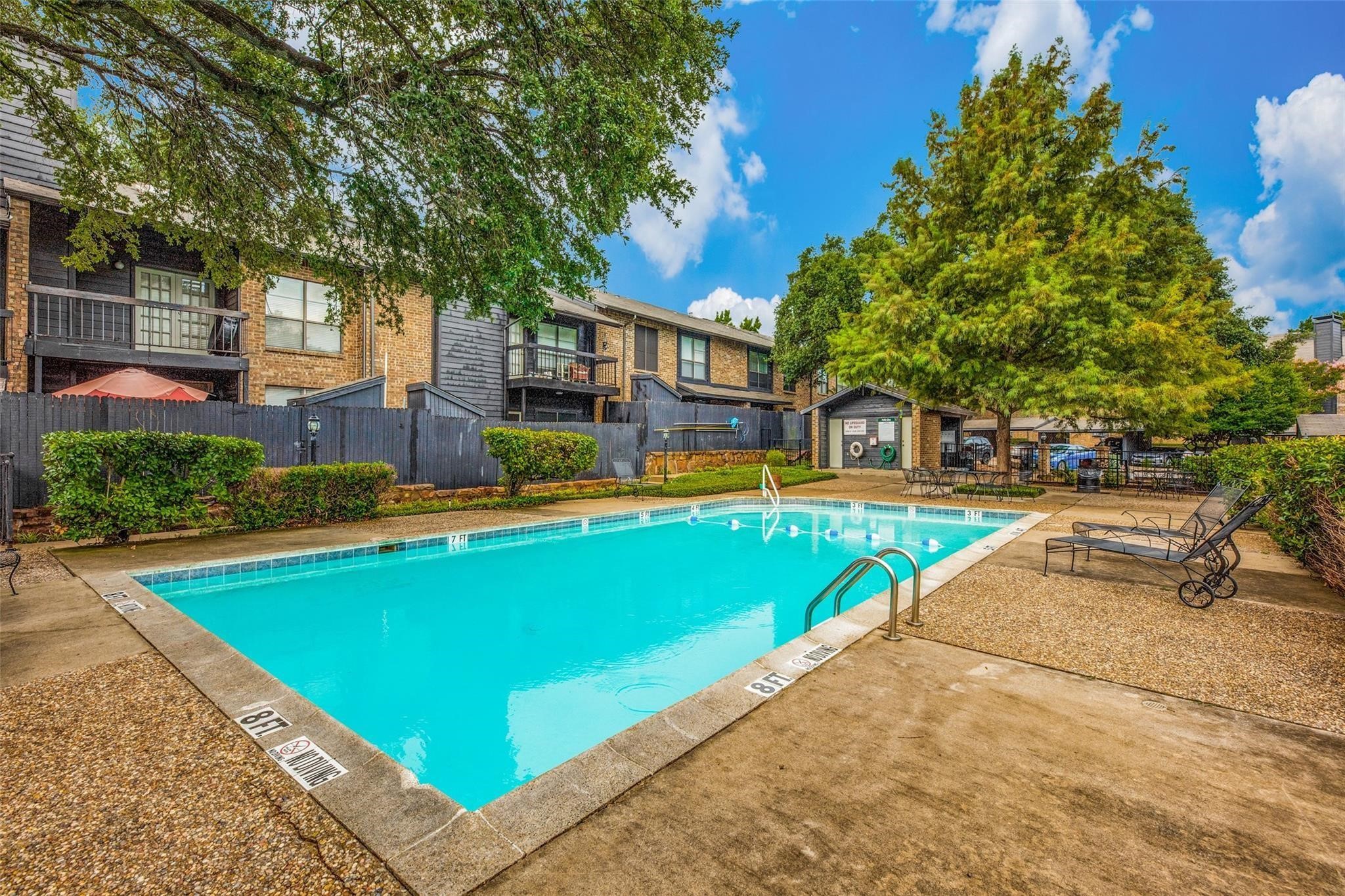 7525 Holly Hill Drive Dallas TX 75231