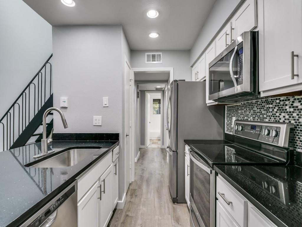 7525 Holly Hill Drive Dallas TX 75231