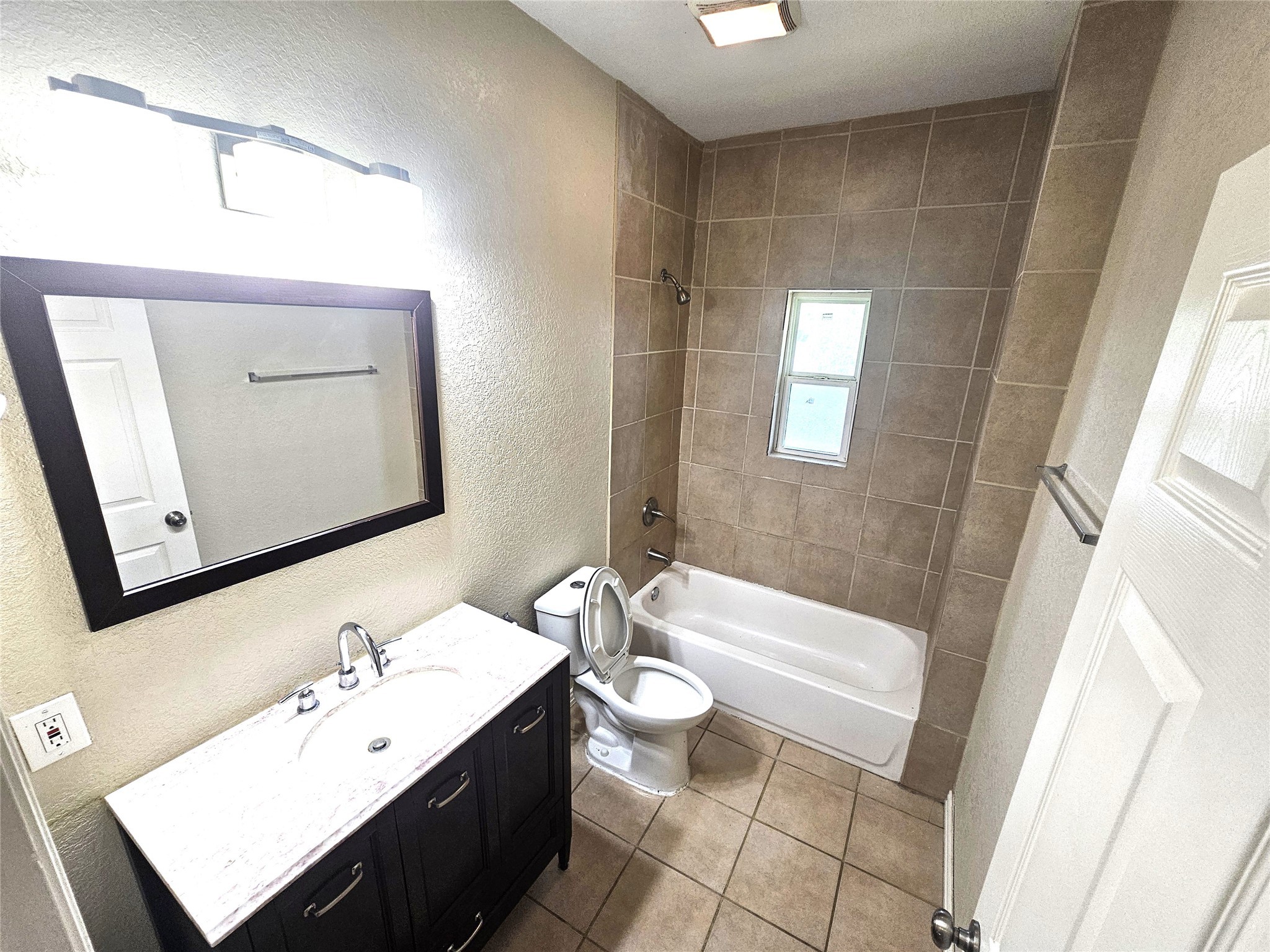 1927 W 10th Street Dallas TX 75208