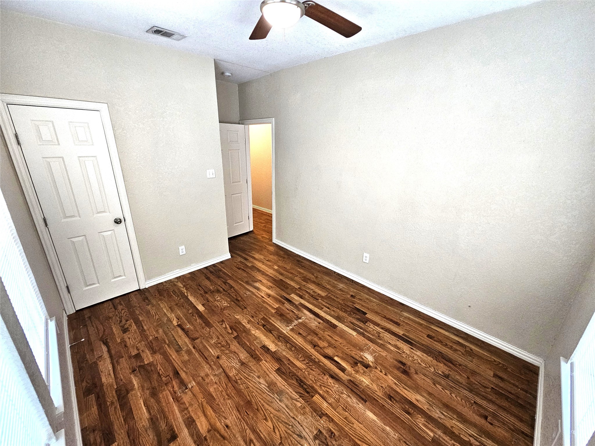 1927 W 10th Street Dallas TX 75208