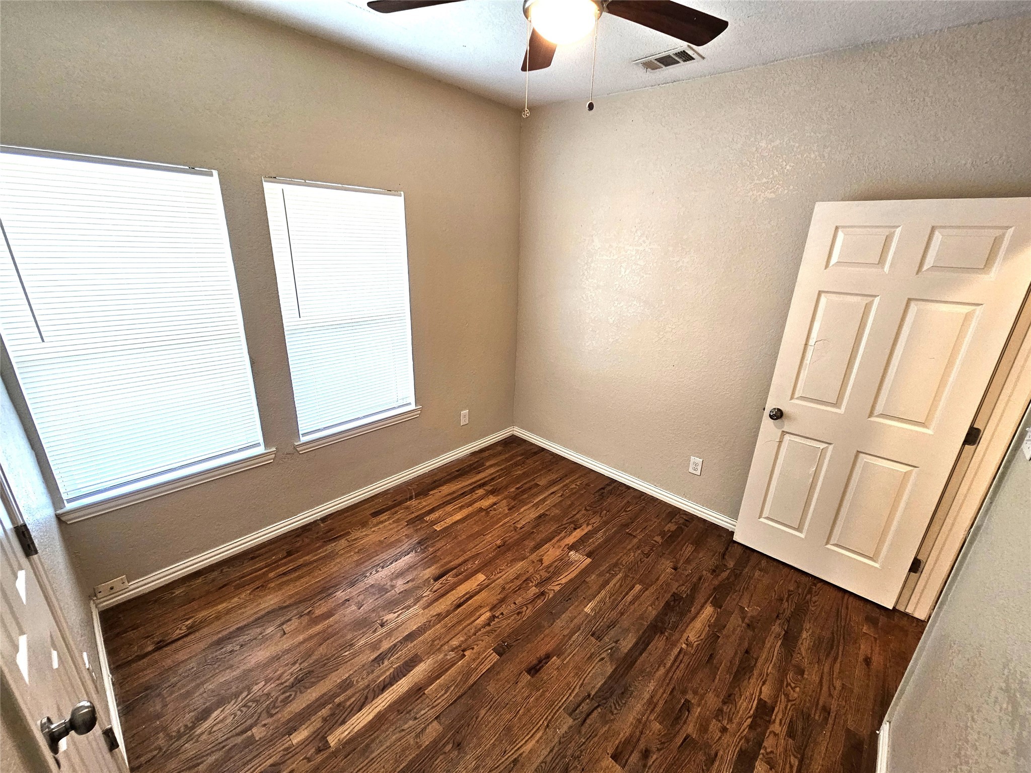 1927 W 10th Street Dallas TX 75208