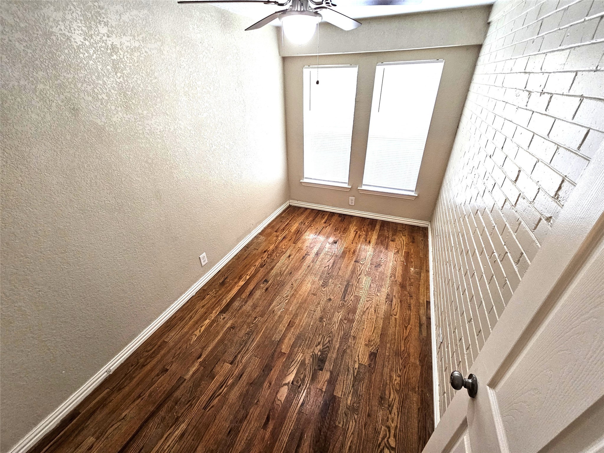 1927 W 10th Street Dallas TX 75208