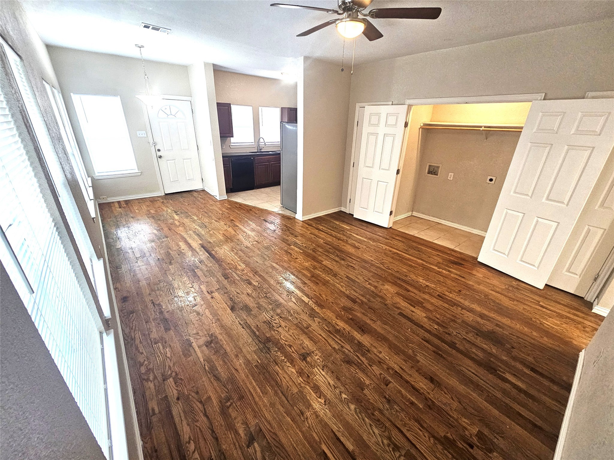 1927 W 10th Street Dallas TX 75208