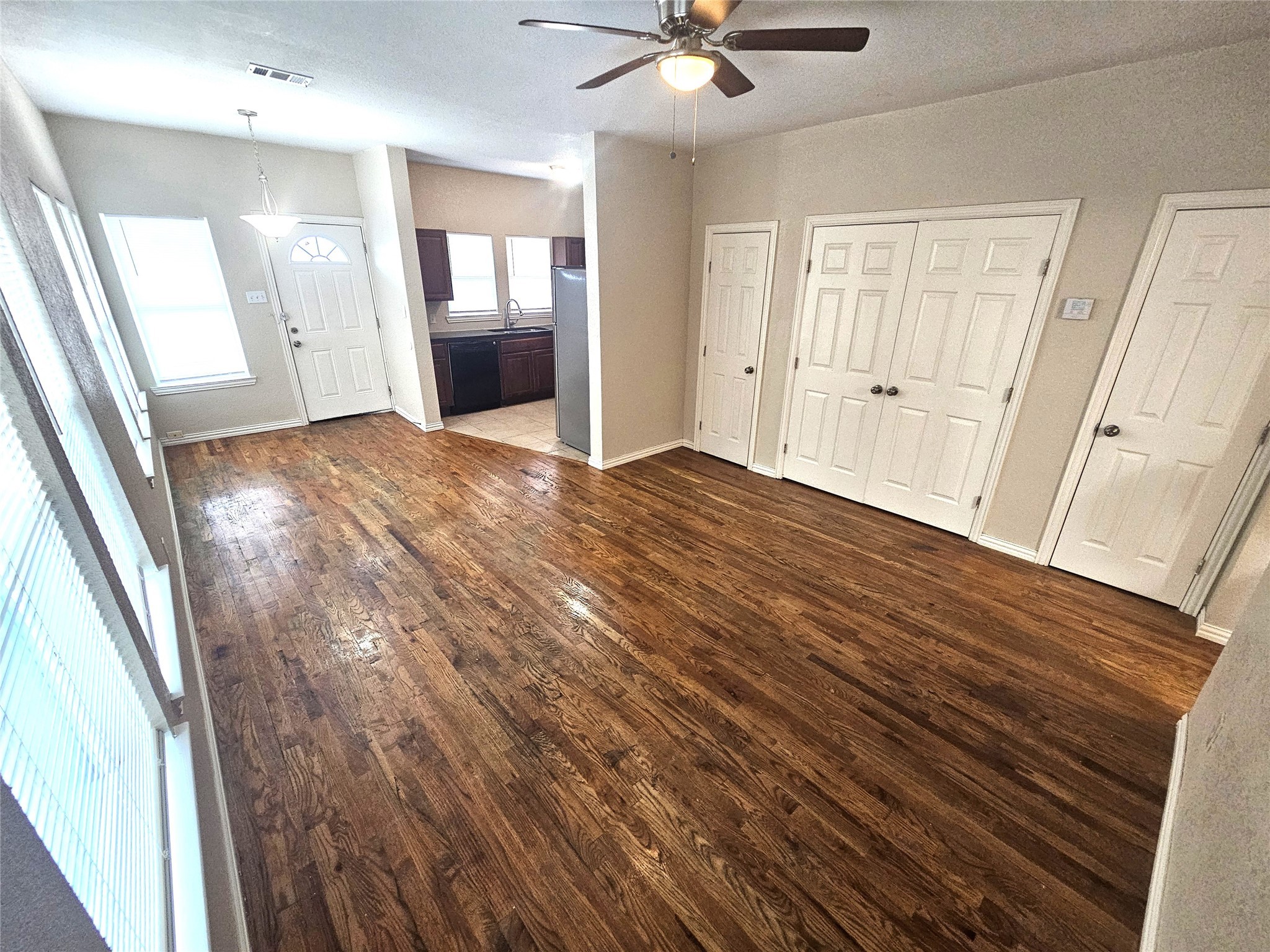 1927 W 10th Street Dallas TX 75208