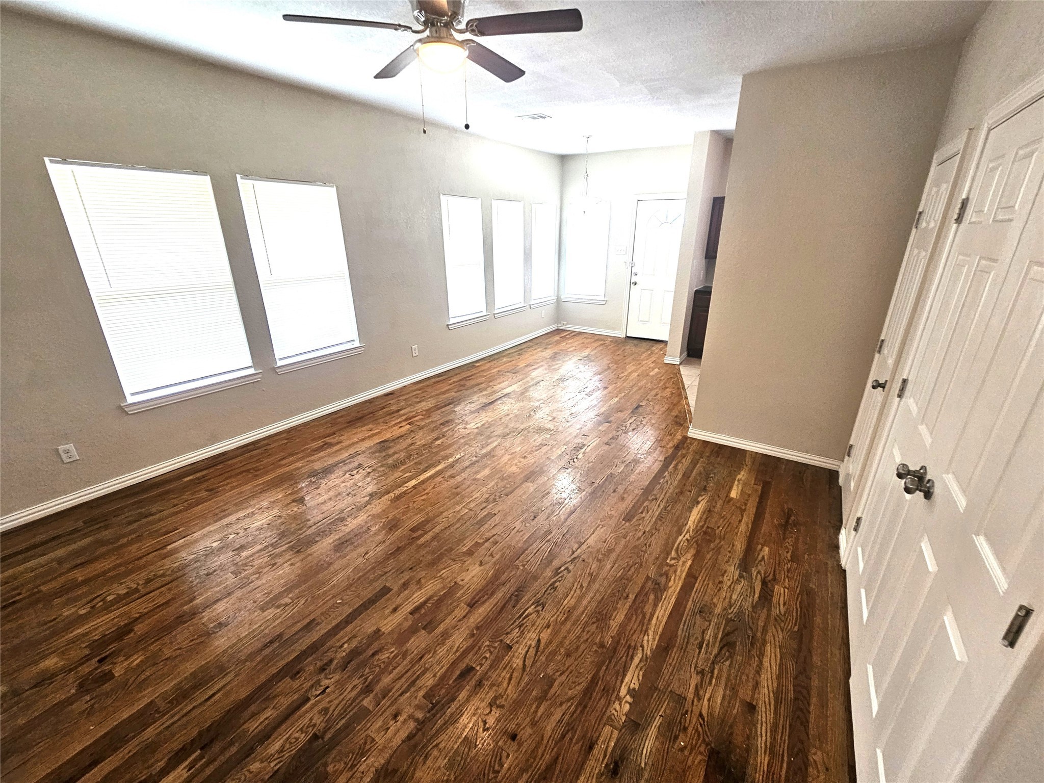 1927 W 10th Street Dallas TX 75208