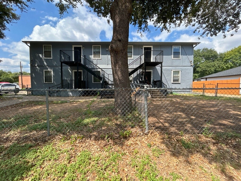 1615 Voirin Road Irving TX 75061