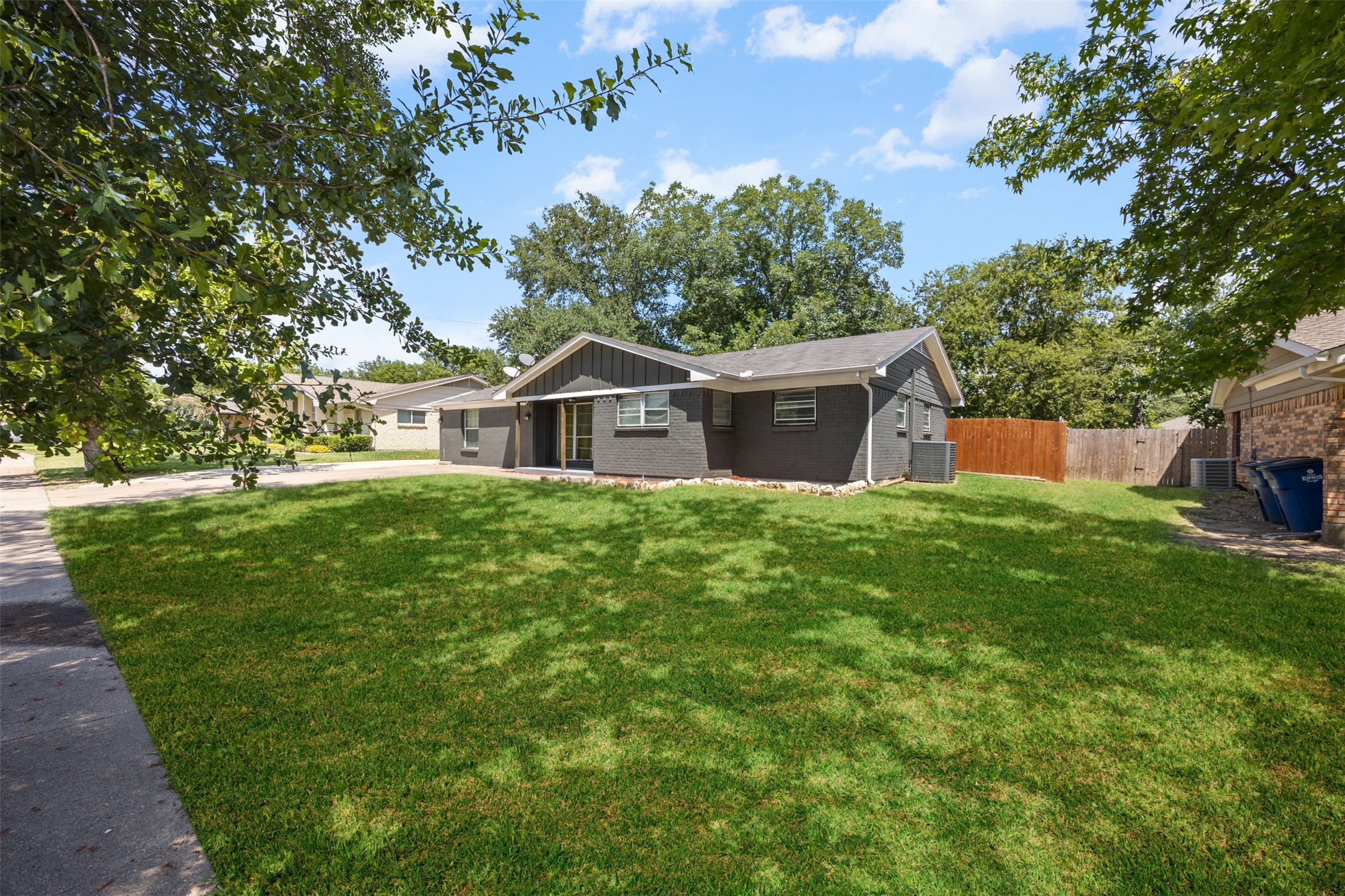 2410 Linda Drive Ennis TX 75119