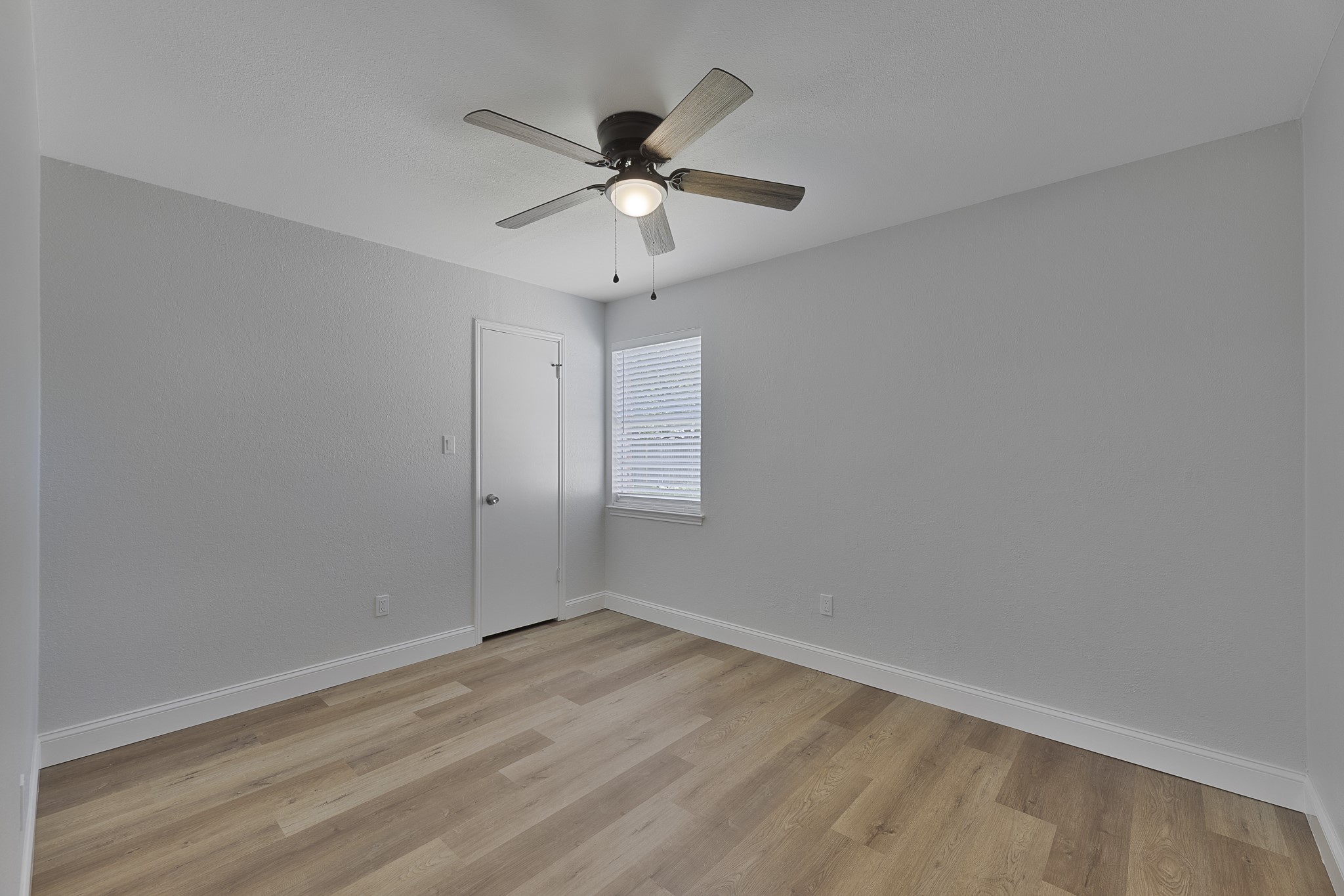 5002 French Wood Drive Arlington TX 76016