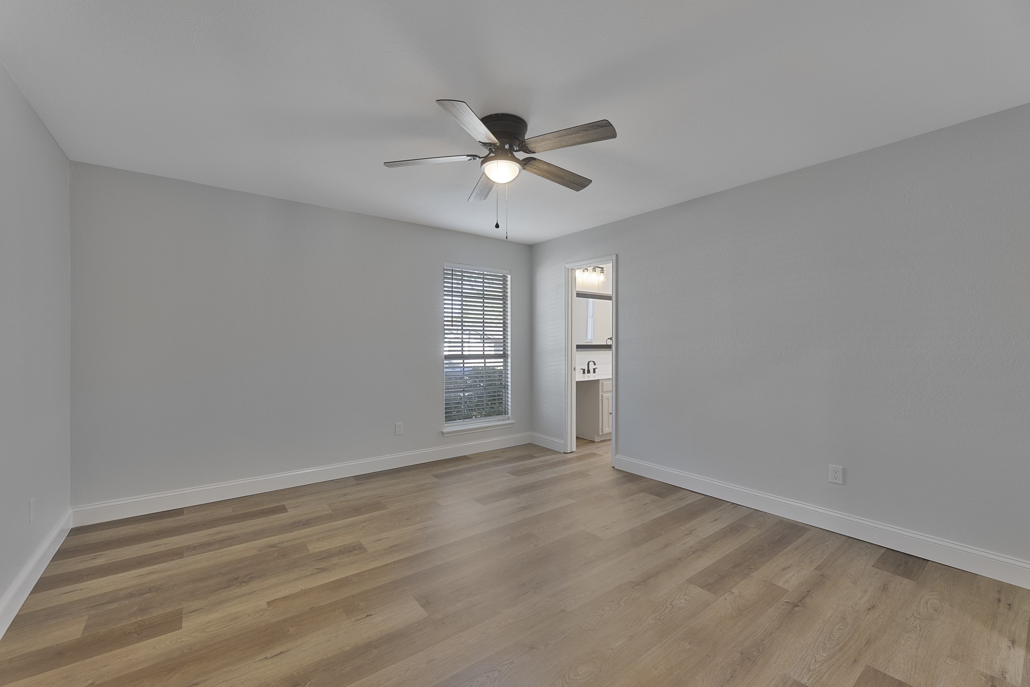5002 French Wood Drive Arlington TX 76016