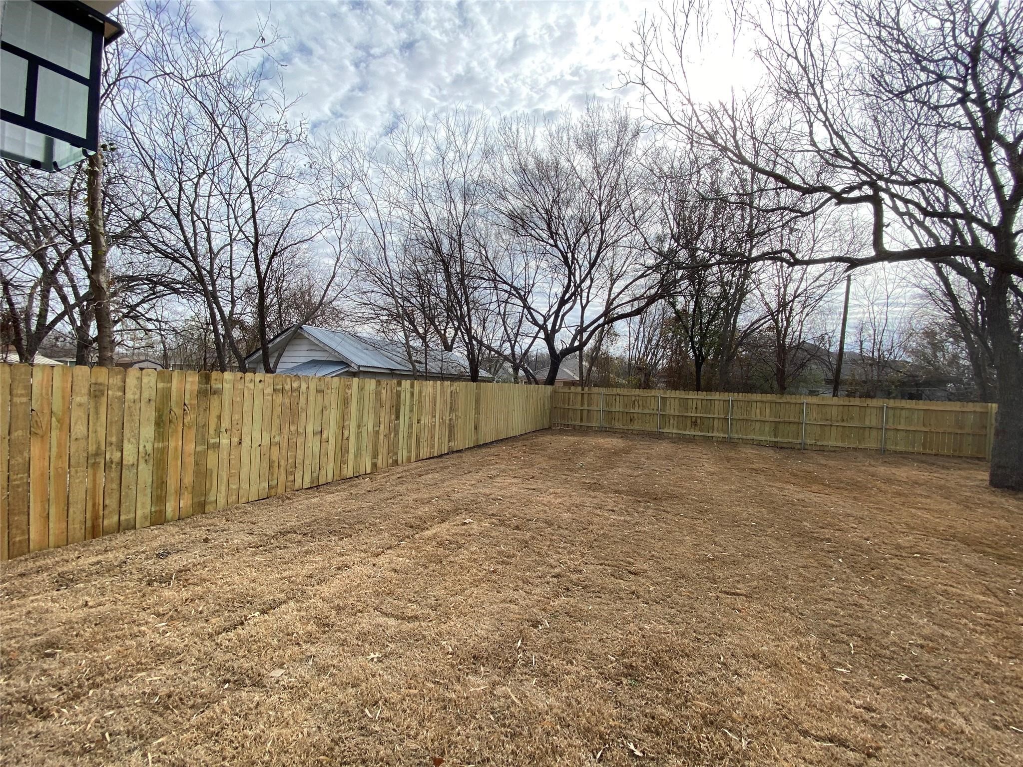 104 E Forest Avenue Sherman TX 75090