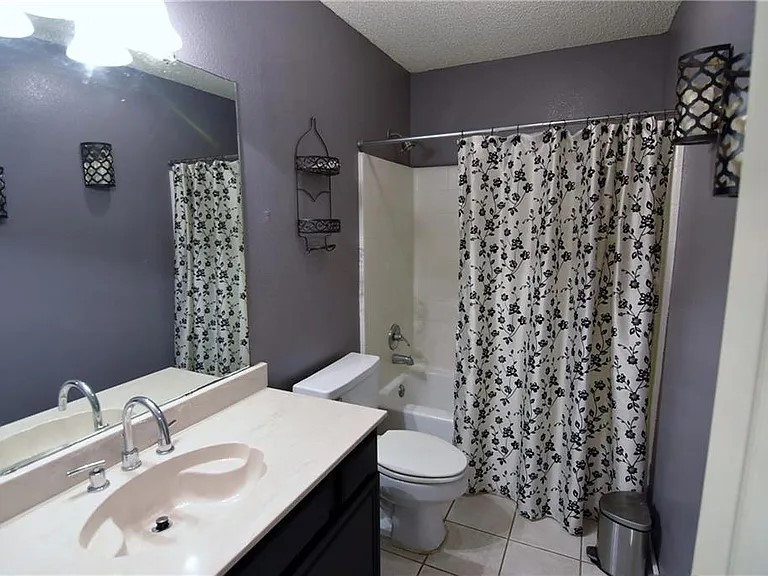 6323 Brookbriar Court Arlington TX 76018