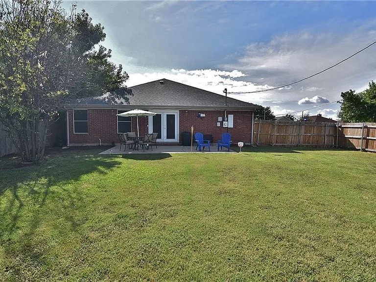 6323 Brookbriar Court Arlington TX 76018