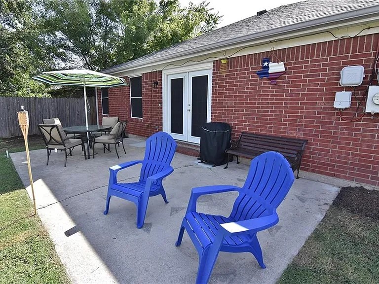 6323 Brookbriar Court Arlington TX 76018