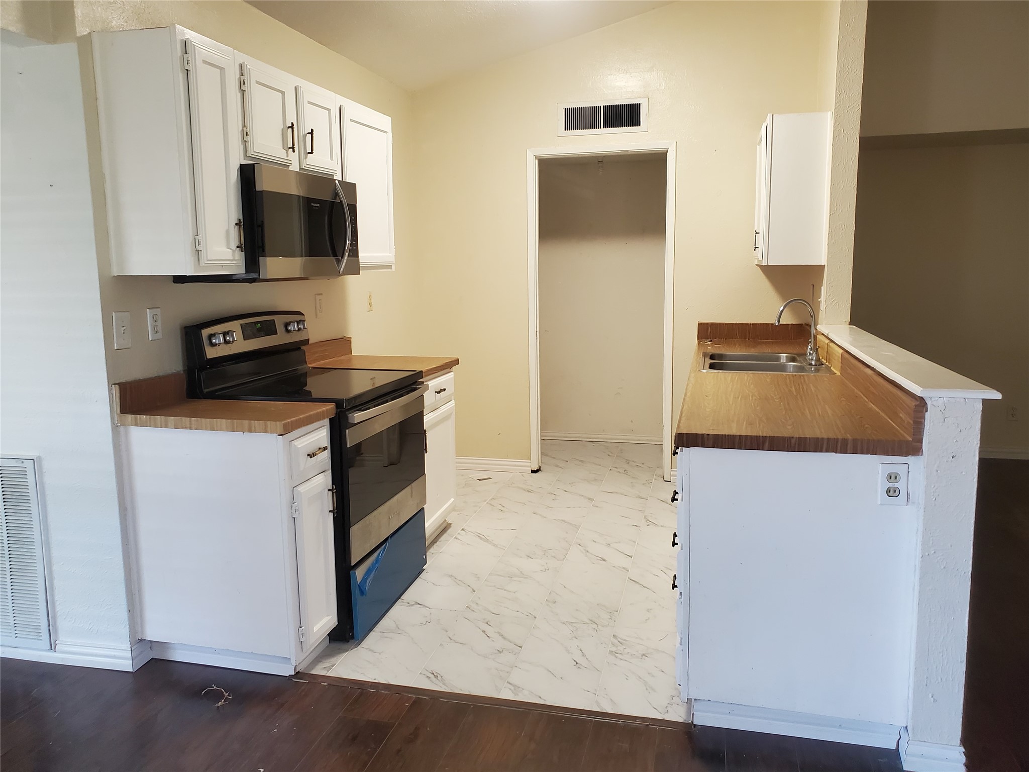 4527 Chapman Street The Colony TX 75056