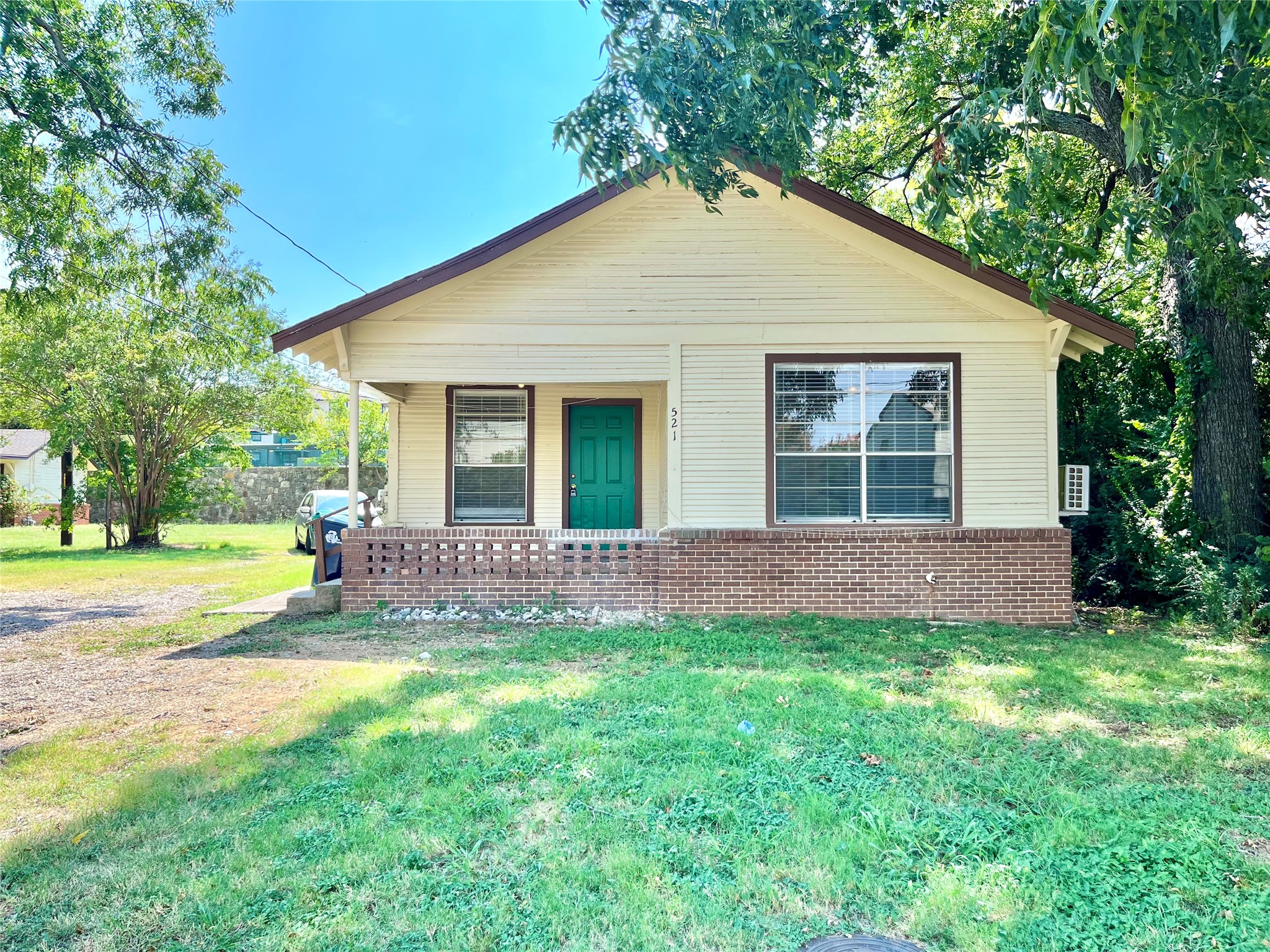521 W Collins Street Denton TX 76201