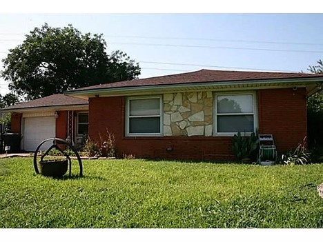 438 W Phillips Court Grand Prairie TX 75051