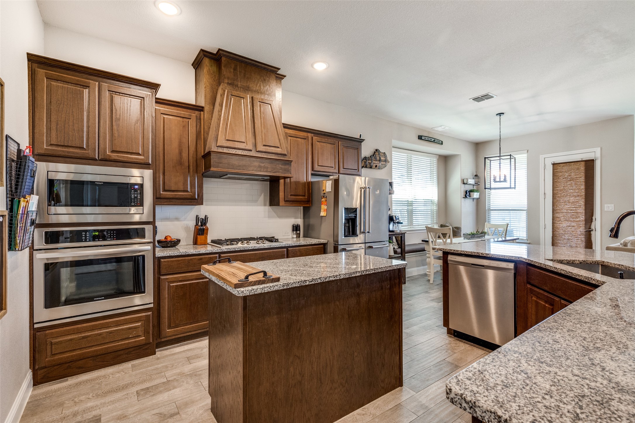 672 Harris Ridge Drive Arlington TX 76002