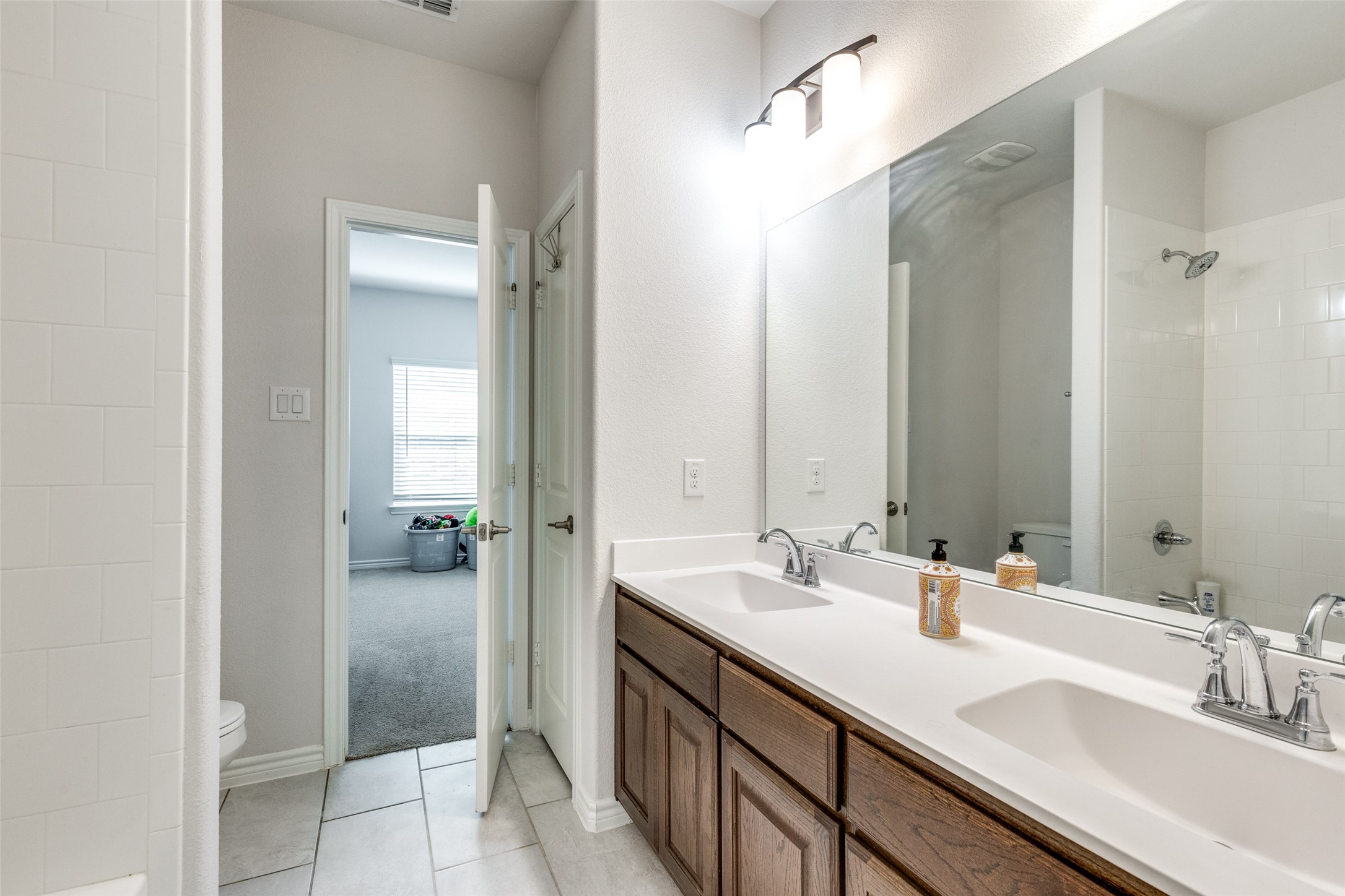 672 Harris Ridge Drive Arlington TX 76002