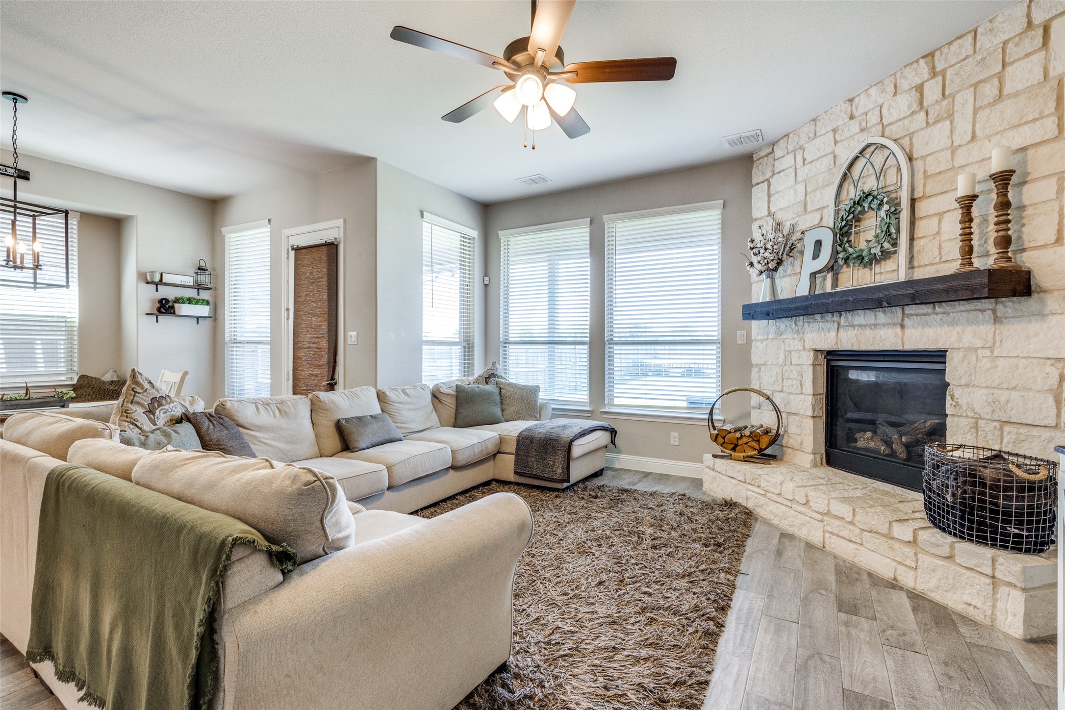 672 Harris Ridge Drive Arlington TX 76002