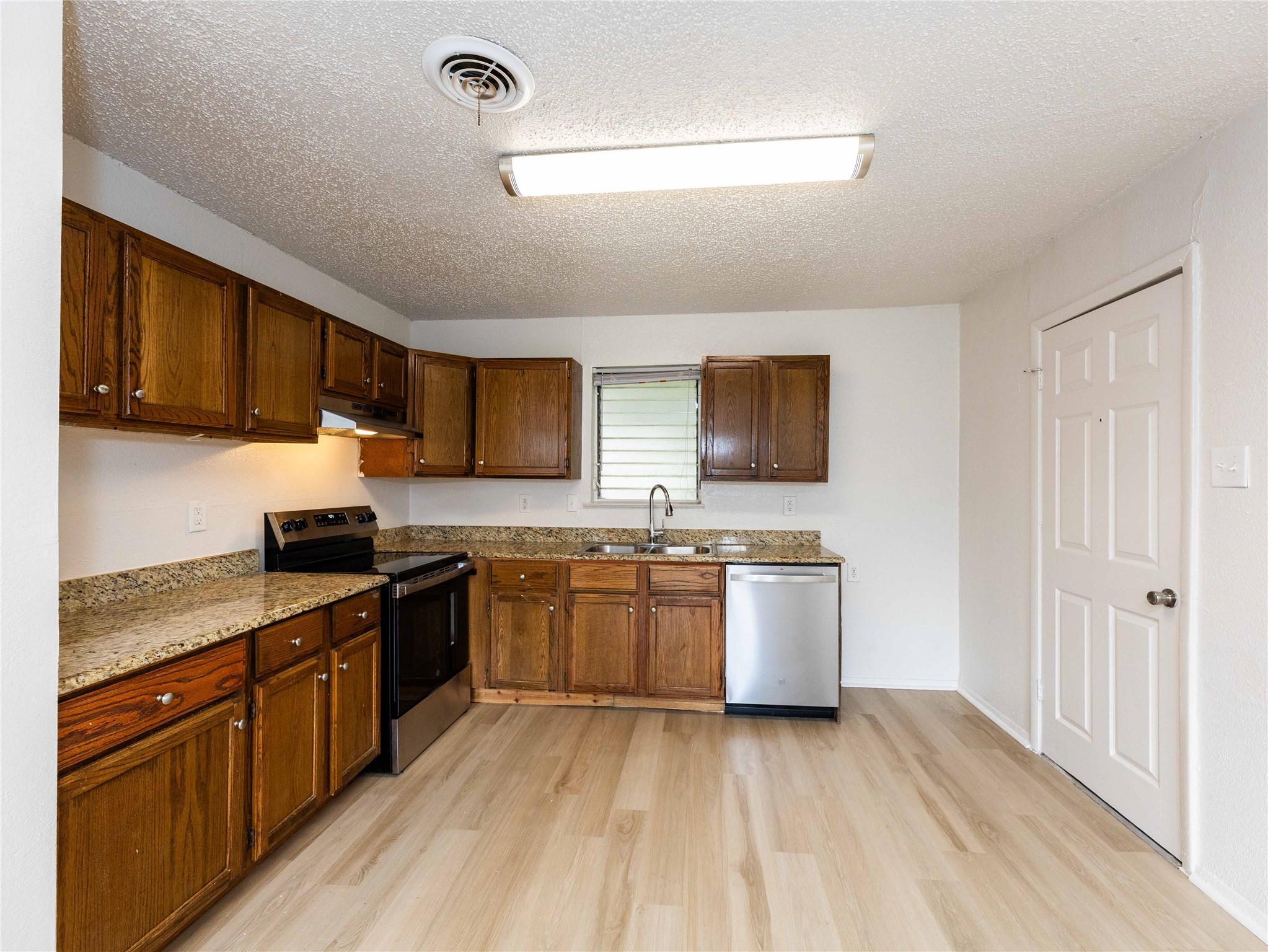 2045 Avis Circle Mesquite TX 75149