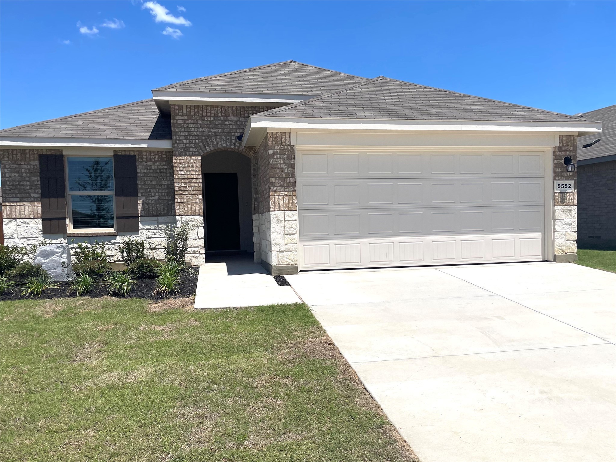 5552 Rollins Drive Krum TX 76249