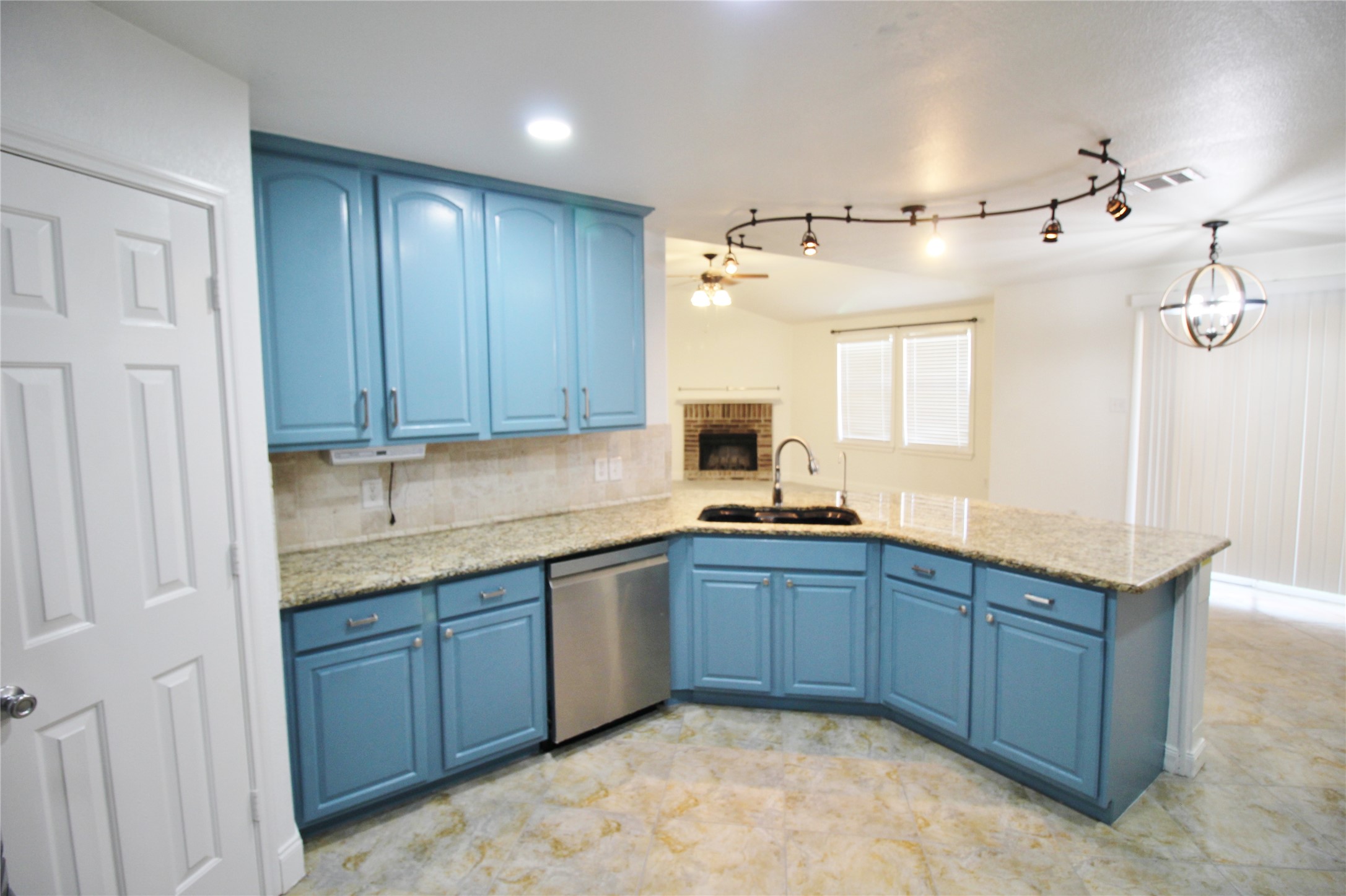928 Oakcrest Drive Wylie TX 75098