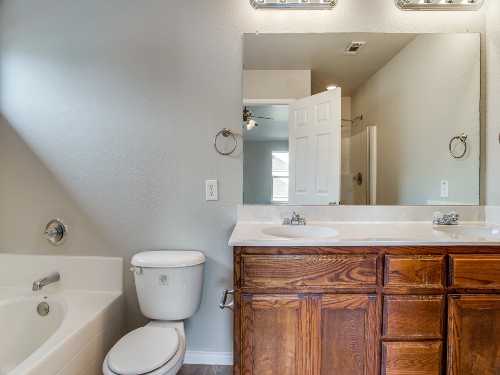 1208 Boxwood Drive Crowley TX 76036
