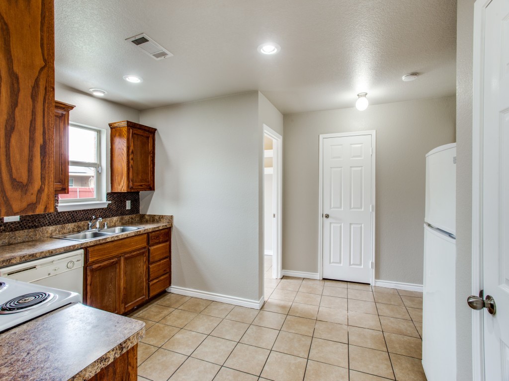 1208 Boxwood Drive Crowley TX 76036