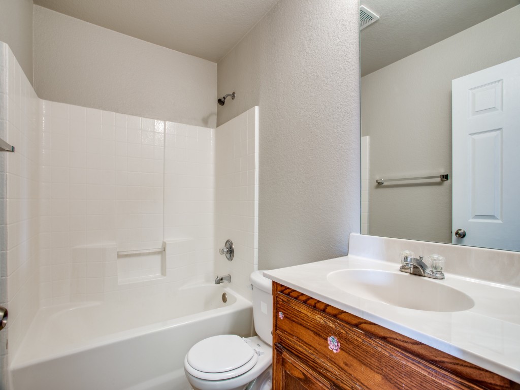1208 Boxwood Drive Crowley TX 76036