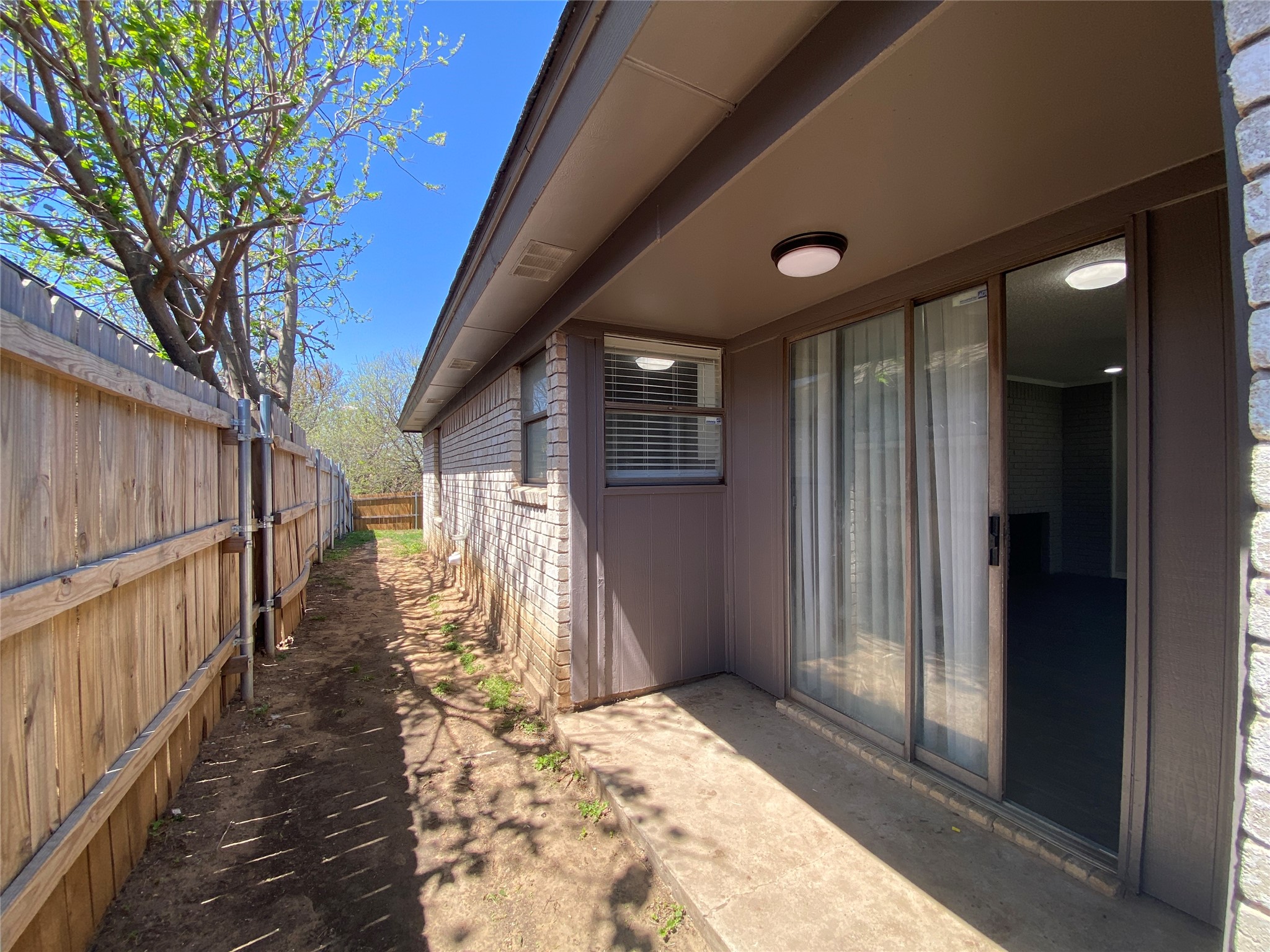 6706 Crestmont Court Fort Worth TX 76133
