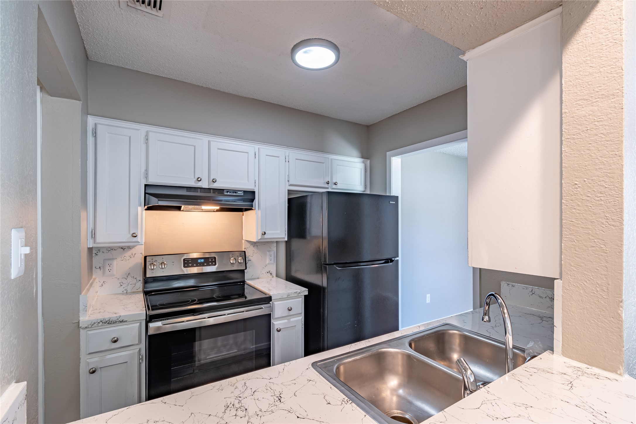 806 Treadwell Court Hurst TX 76053
