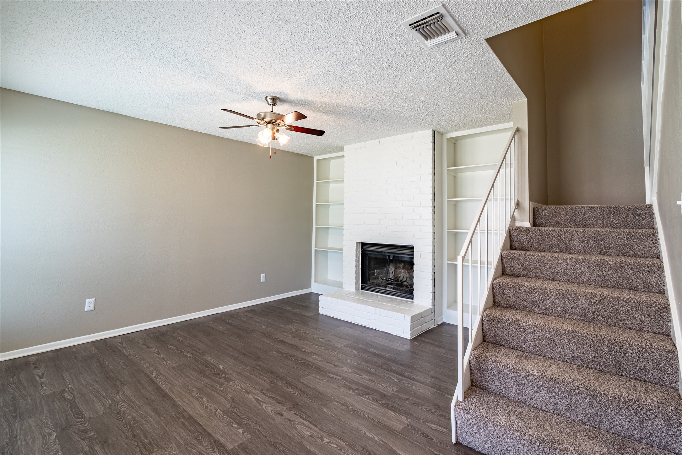 806 Treadwell Court Hurst TX 76053