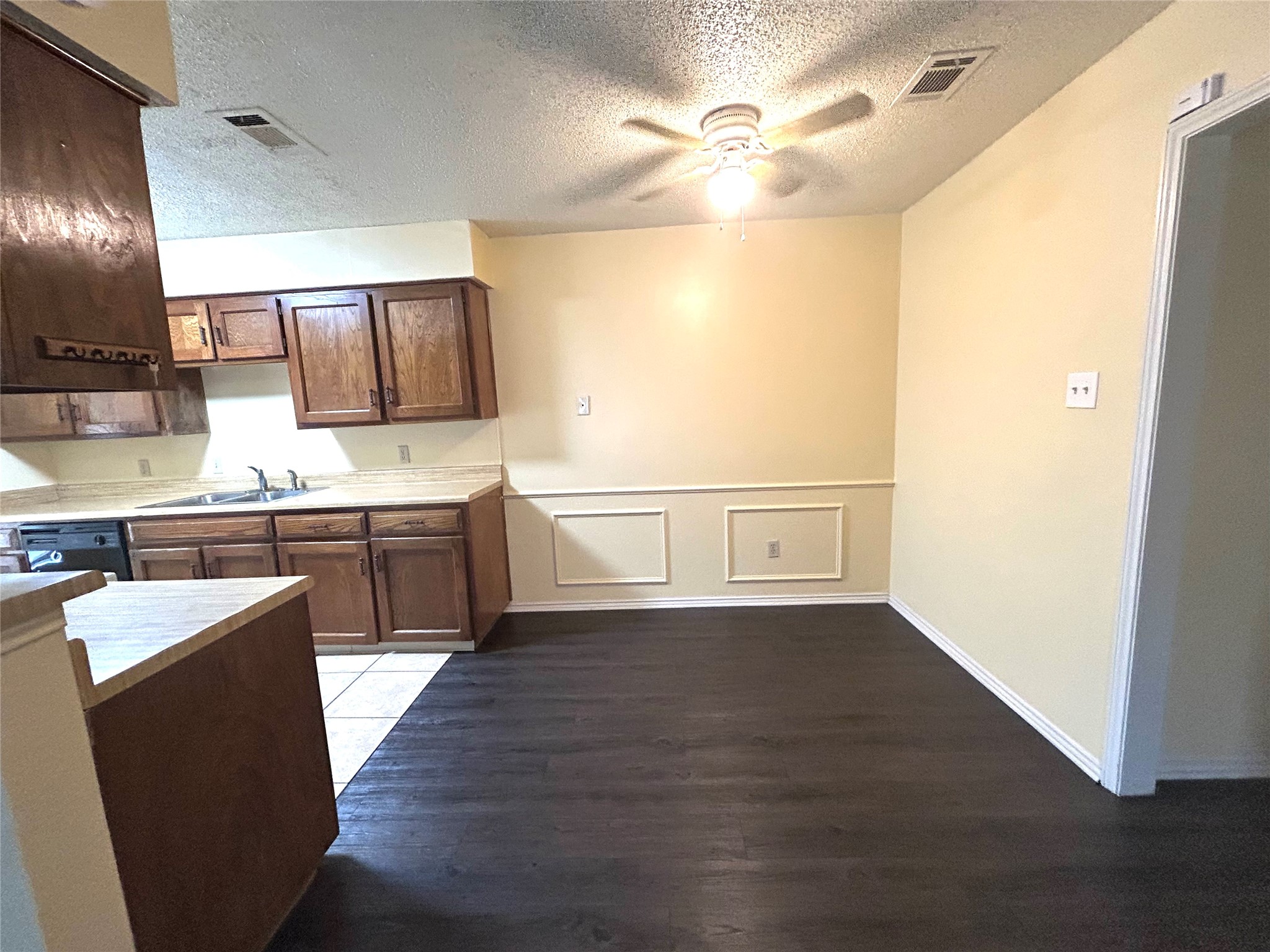 2303 Lido Lane Arlington TX 76015