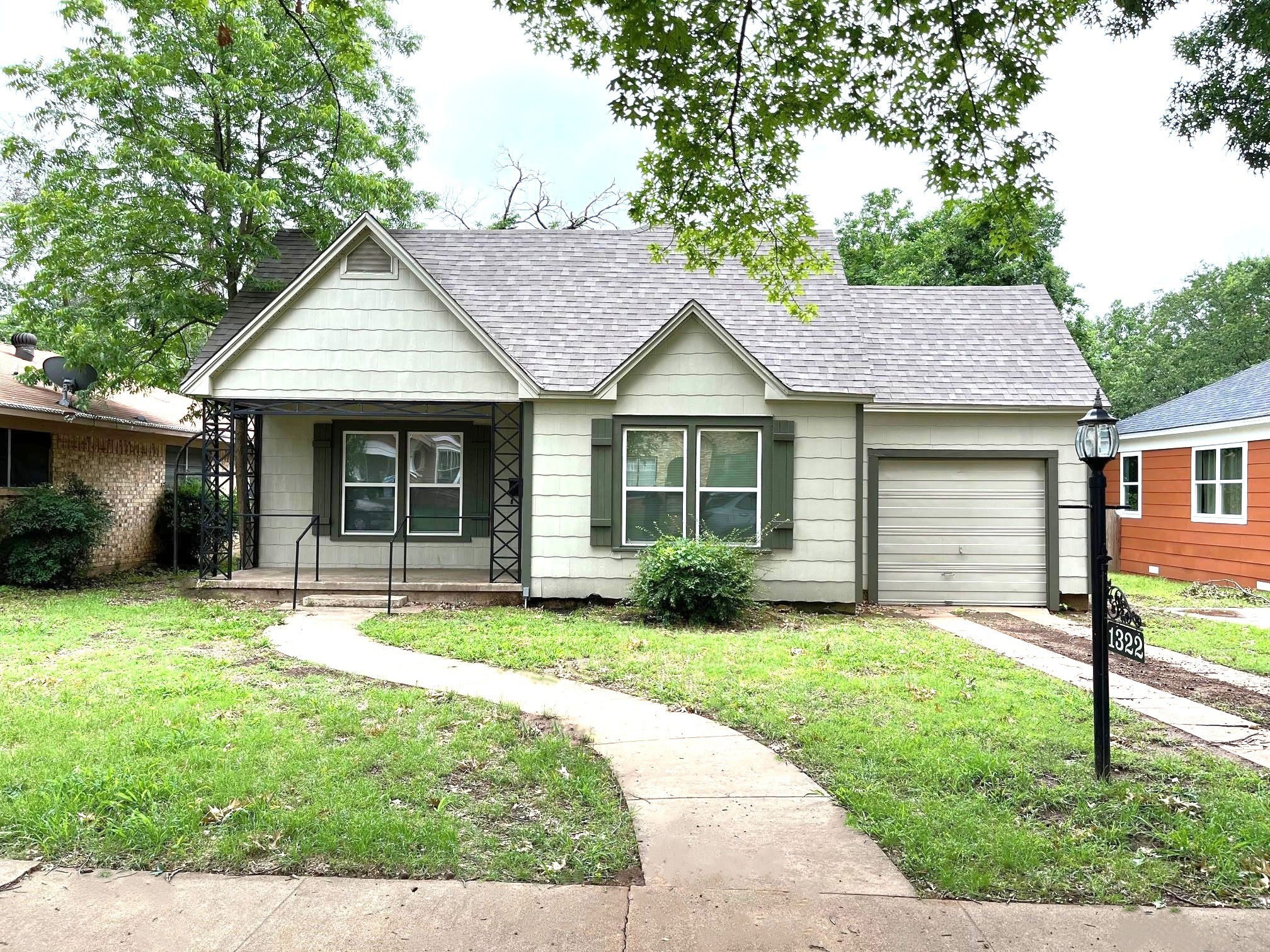 1322 W Bond Street Denison TX 75020