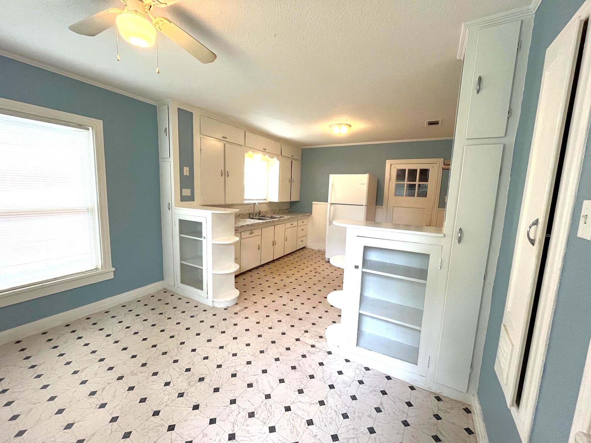 1322 W Bond Street Denison TX 75020