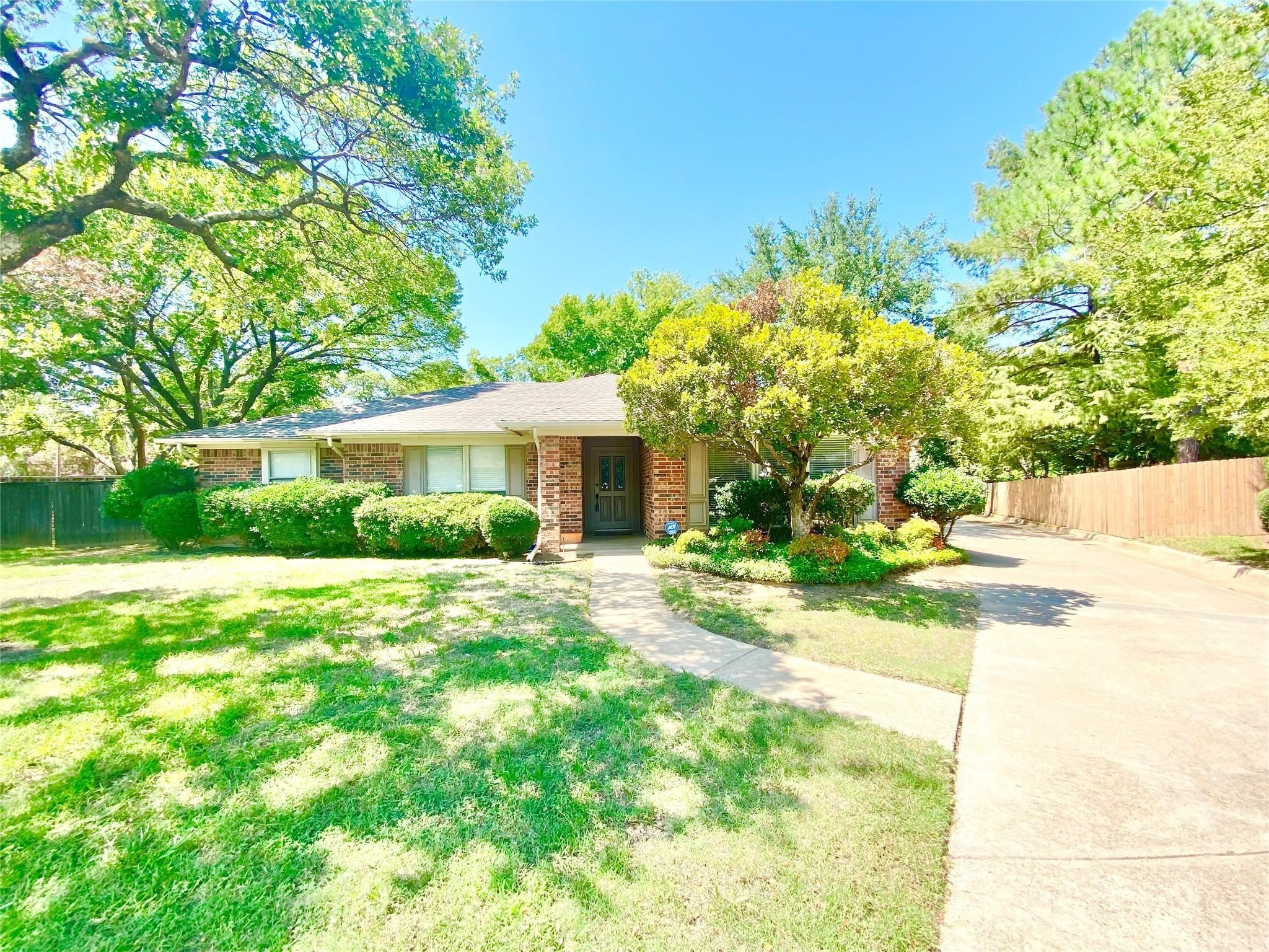 5714 Louise Way Drive Arlington TX 76017