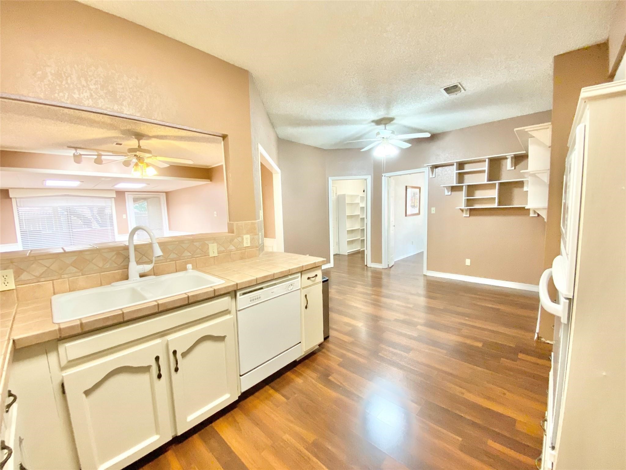 5714 Louise Way Drive Arlington TX 76017
