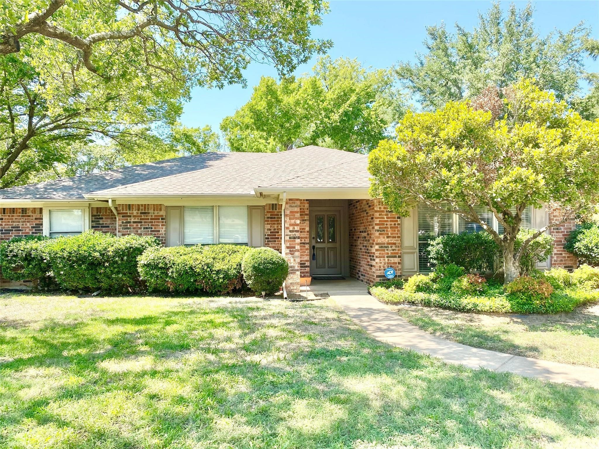 5714 Louise Way Drive Arlington TX 76017