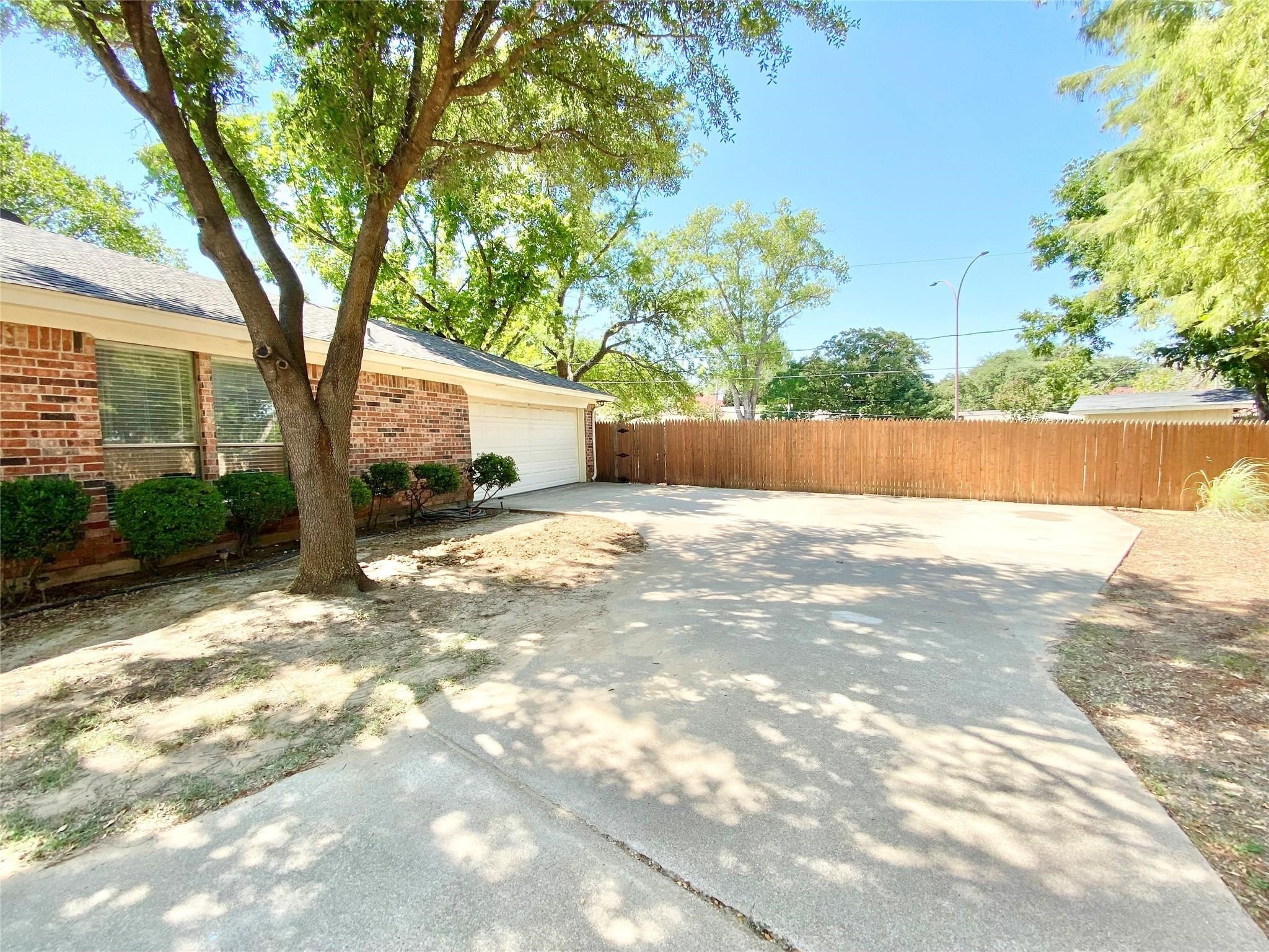 5714 Louise Way Drive Arlington TX 76017