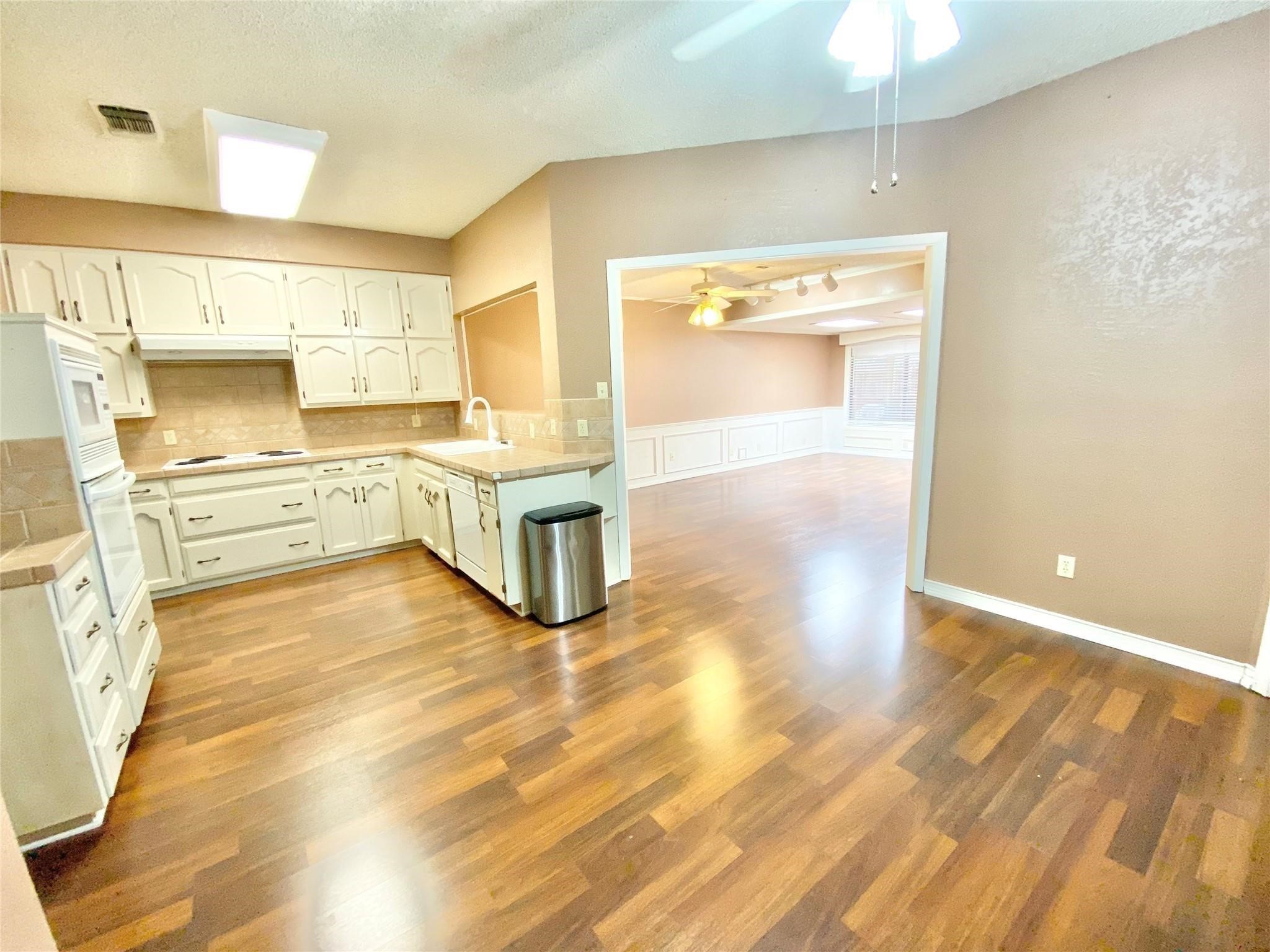 5714 Louise Way Drive Arlington TX 76017