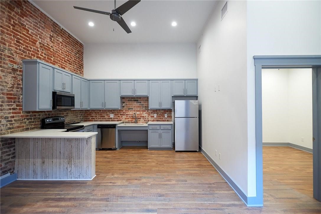 200 W Brown Street Ennis TX 75119