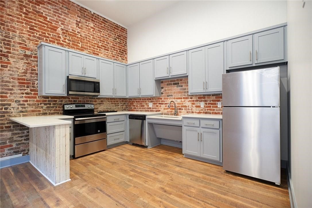 200 W Brown Street Ennis TX 75119