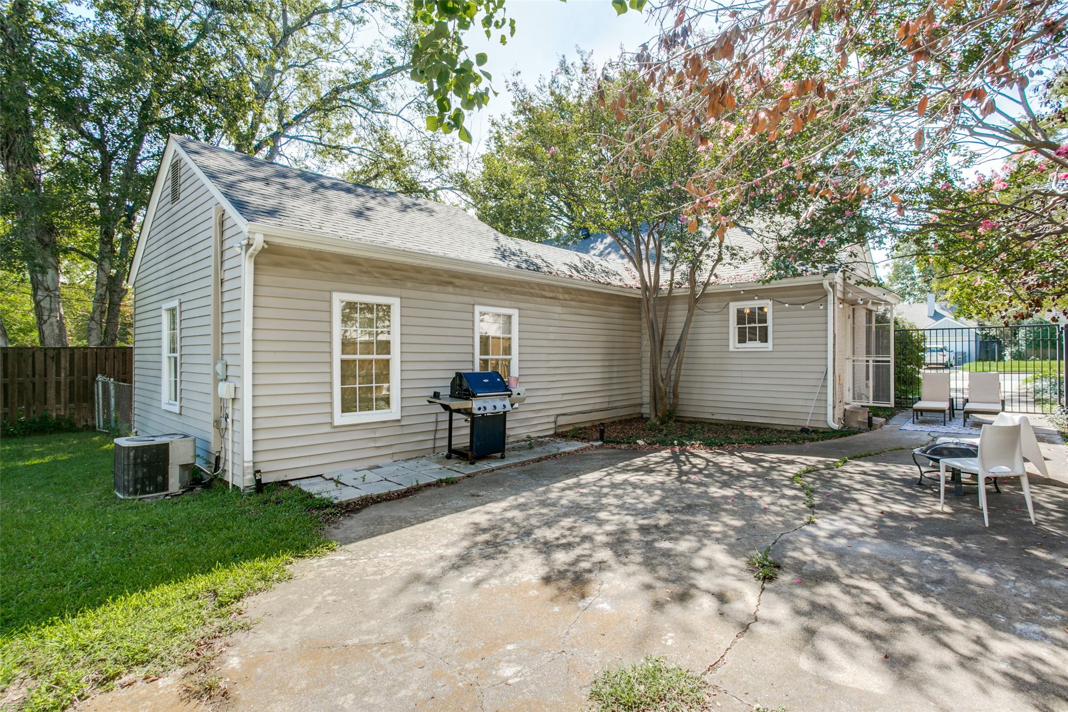 6219 Revere Place Dallas TX 75214