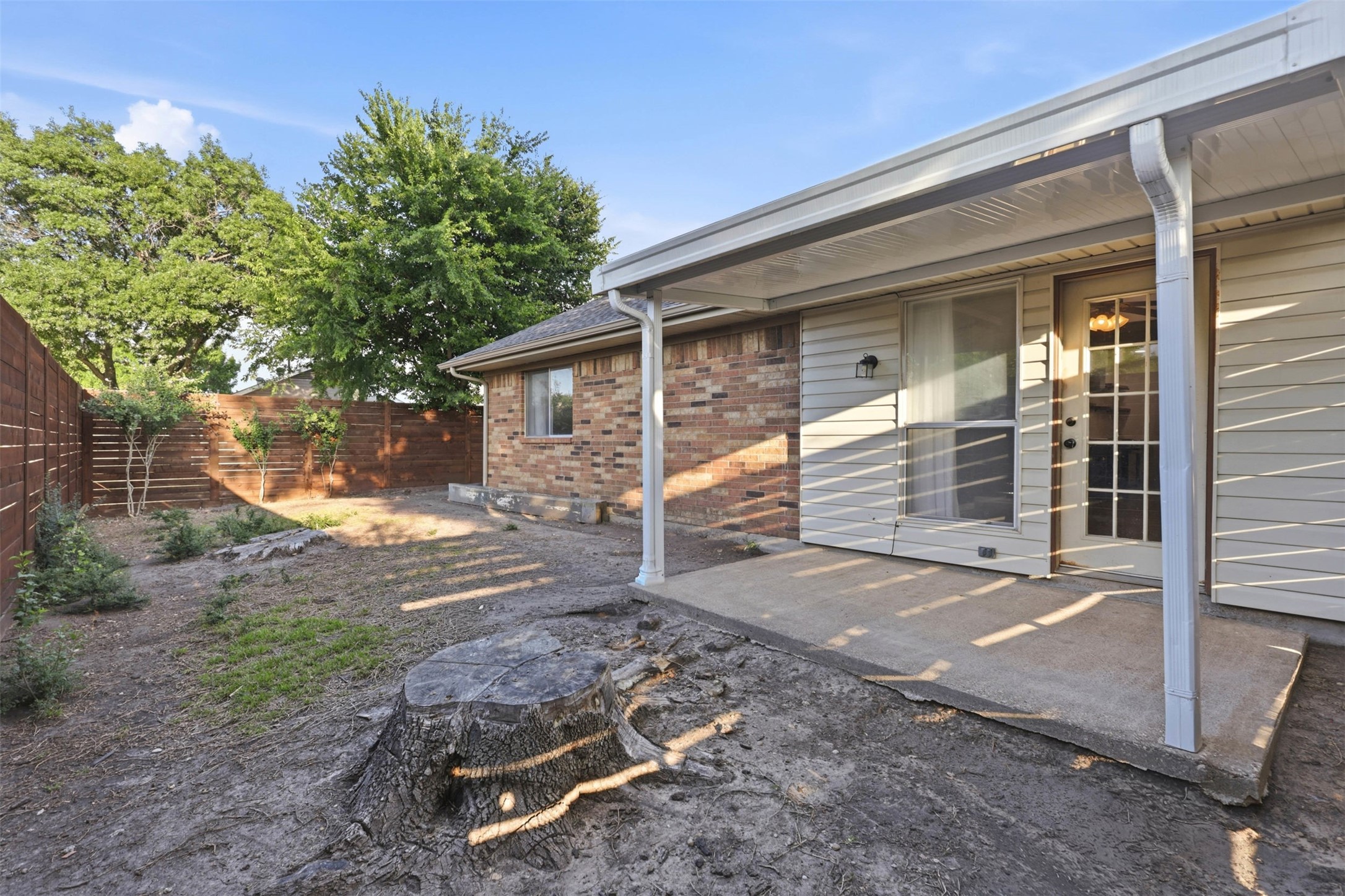 324 Crooked Lane Mesquite TX 75149