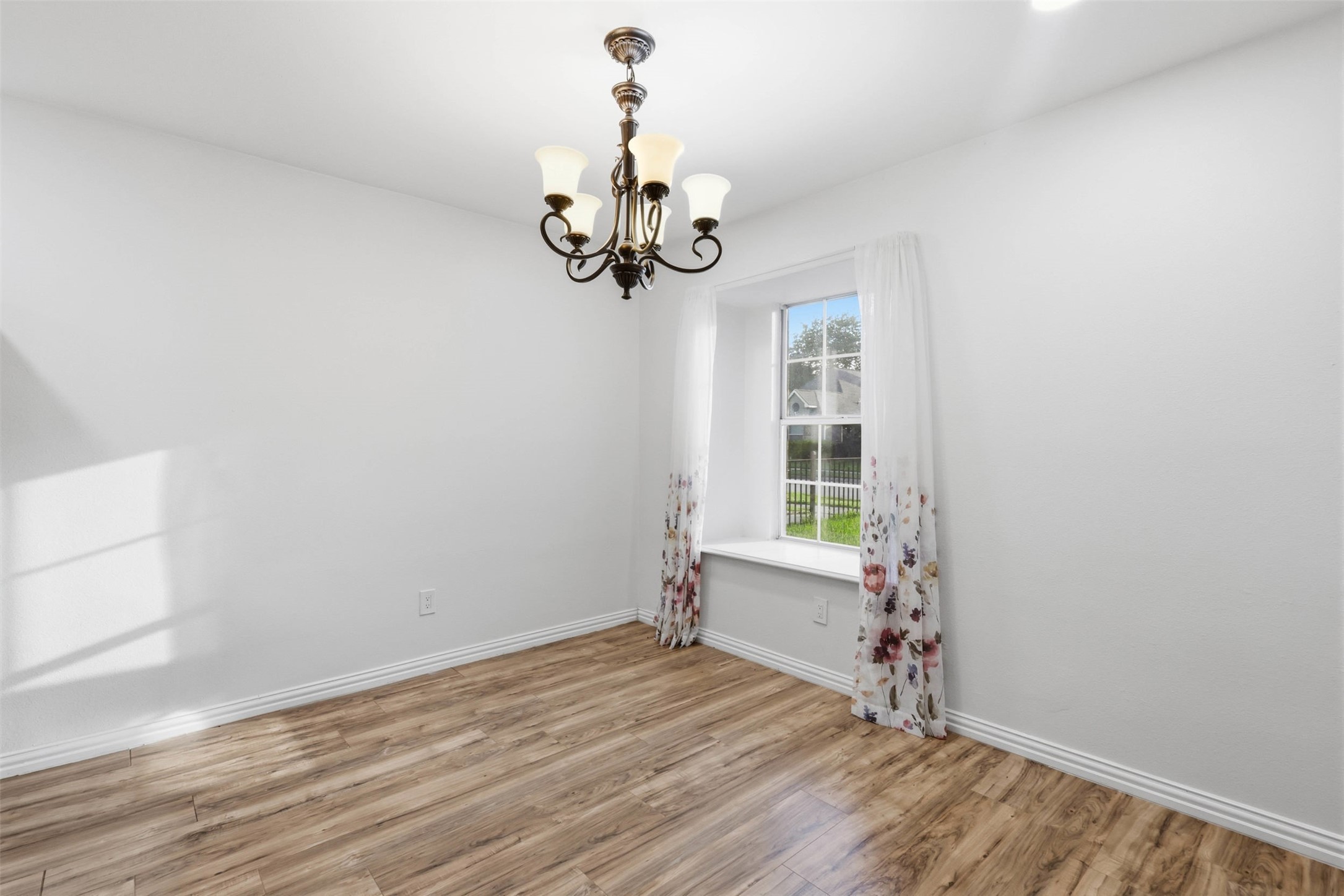 324 Crooked Lane Mesquite TX 75149
