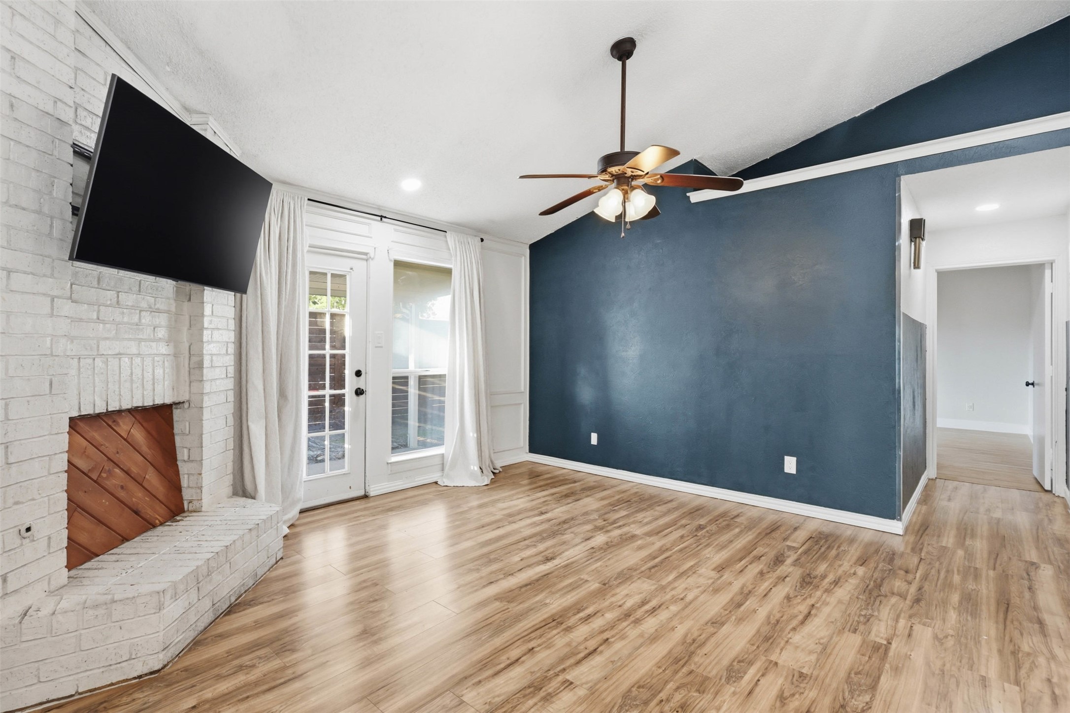 324 Crooked Lane Mesquite TX 75149