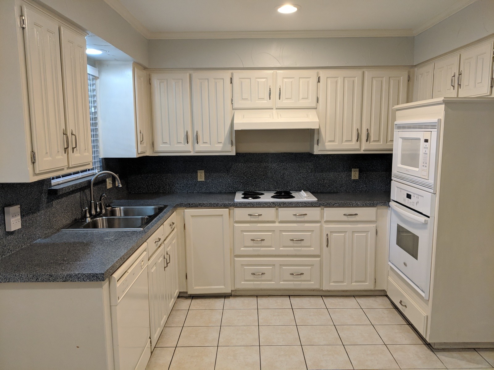 2705 Cummings Drive Bedford TX 76021